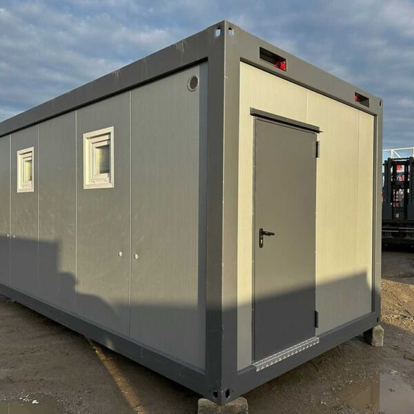 Container Sanitario Usato 6x2,4m - 6 Docce, WC e Orinatoio